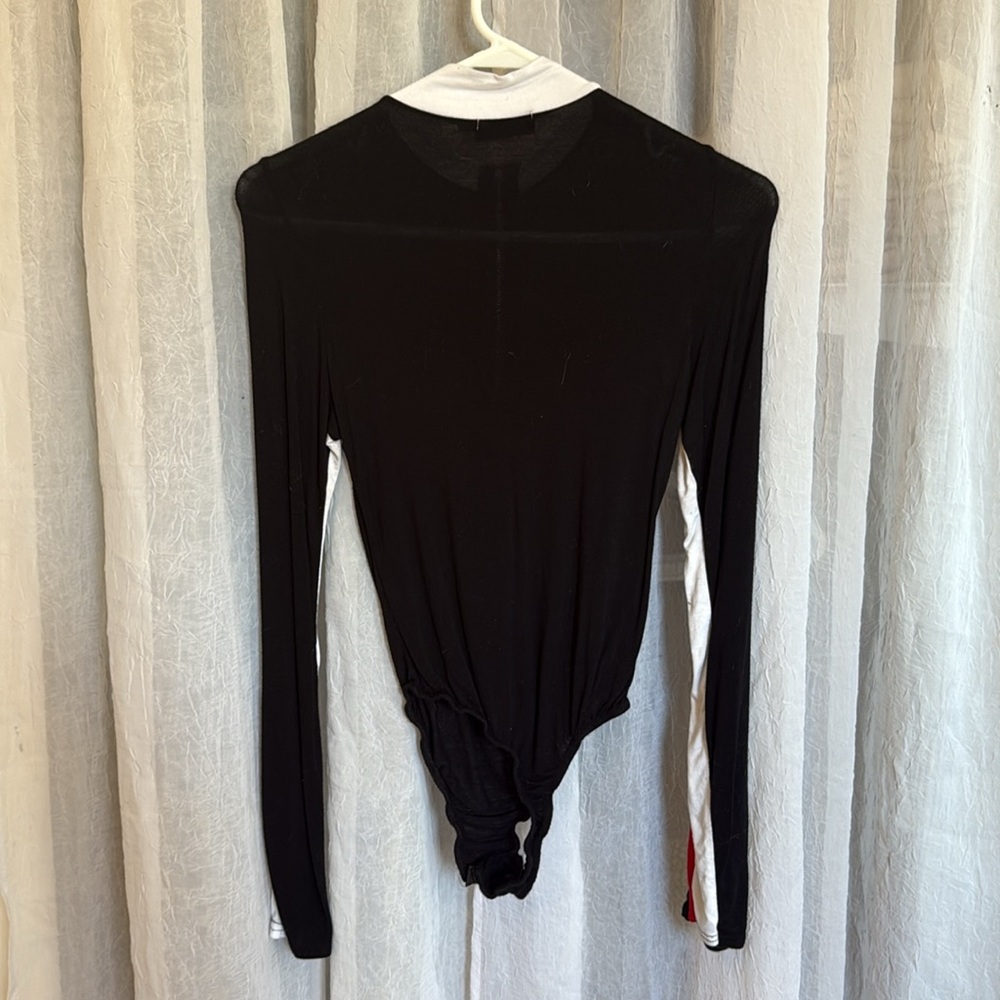 PrettyLittleThing Zip-Up BodySuite - Picture 2 of 3